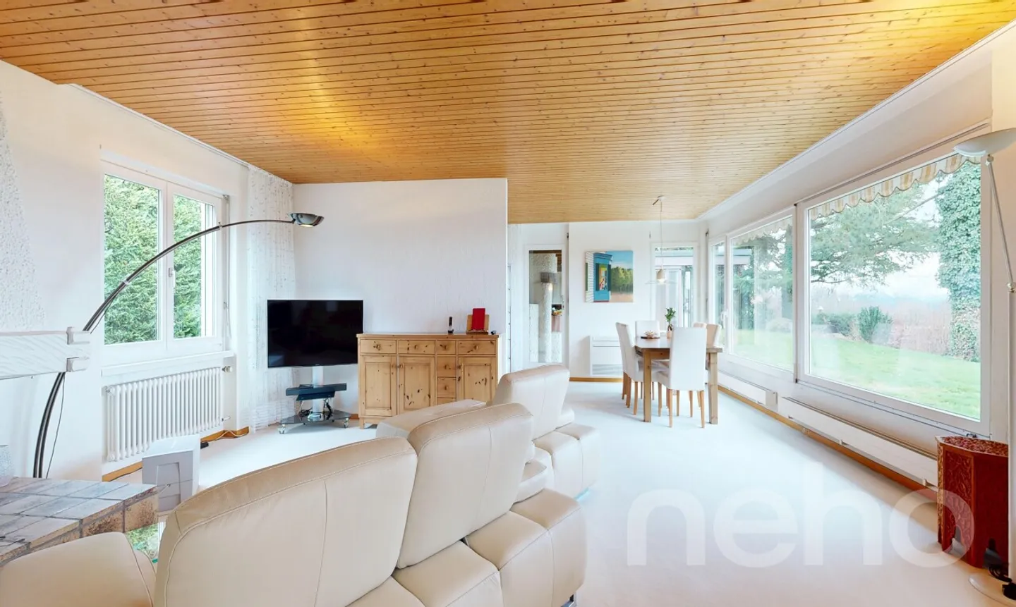 Vivere spazioso in una posizione con vista libera - Foto 8 di 11