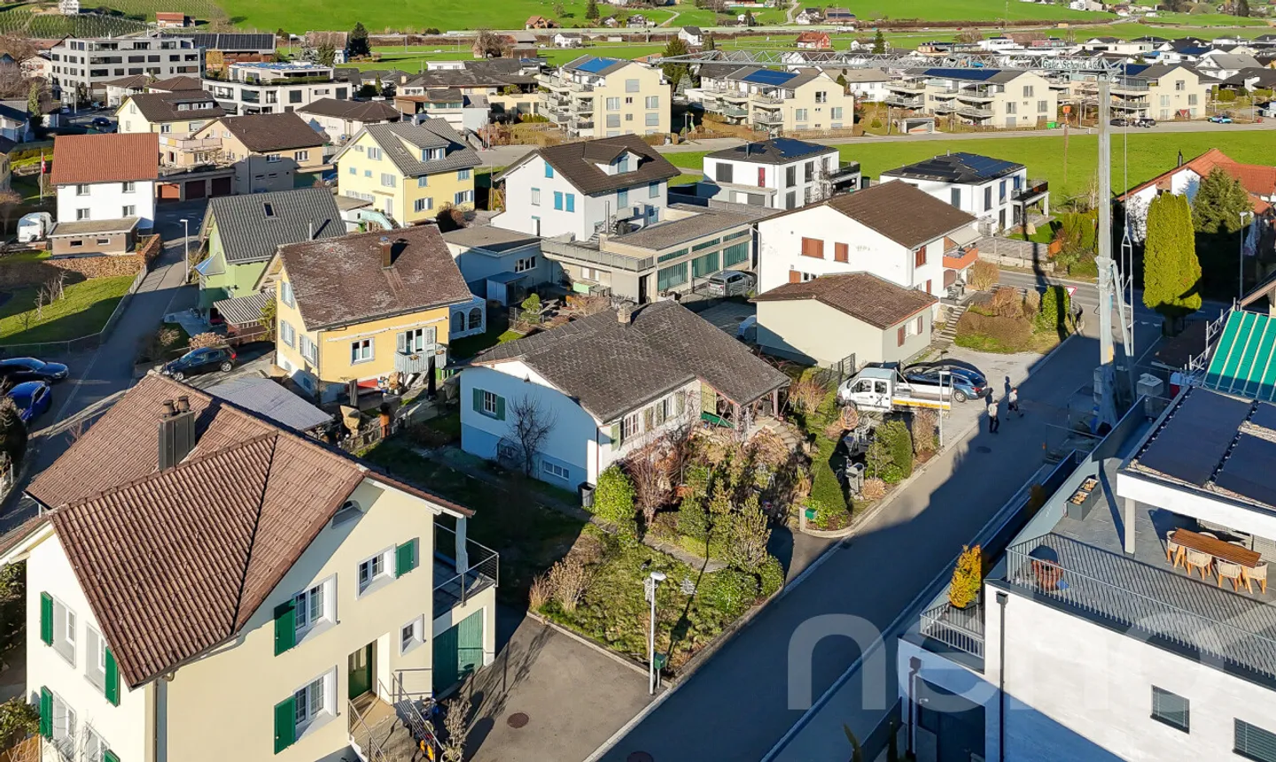 Detached house with renovation or new build potential - Photo 3 of 11