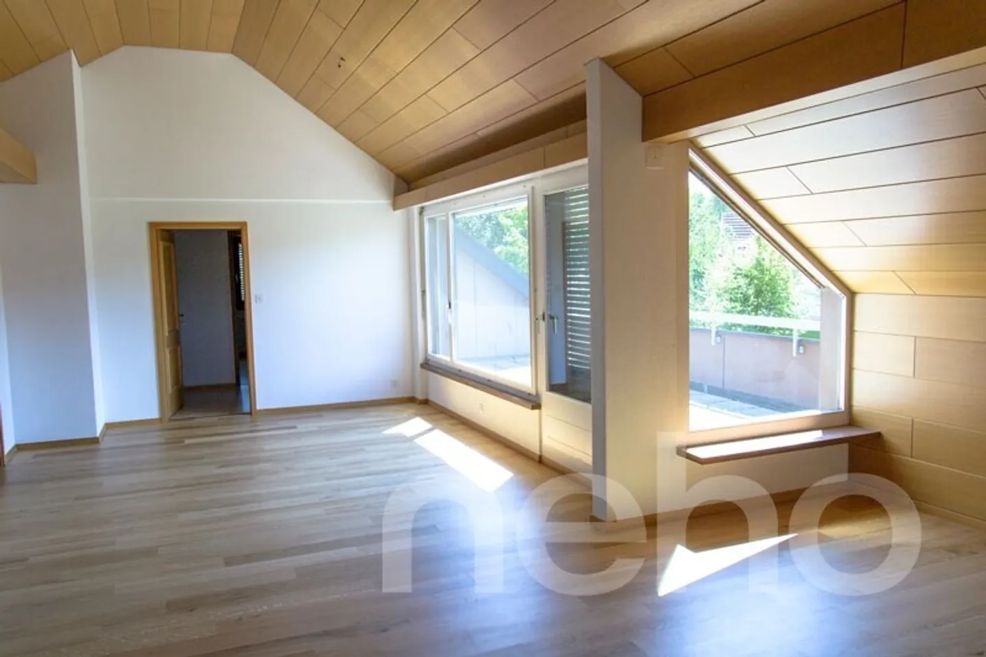 Comfort abitativo sopra i tetti di Mörschwil - Appartamento mansardato di 3,5 locali - Foto 3 di 11