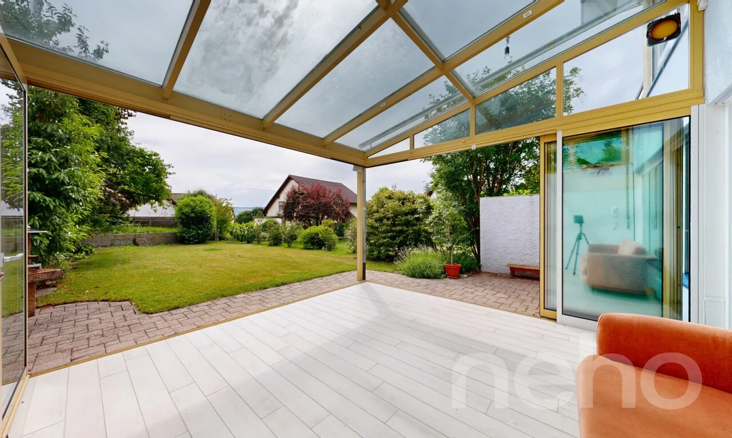 Family-friendly mid-terrace house with conservatory and photovoltaic system - Photo 3 of 11