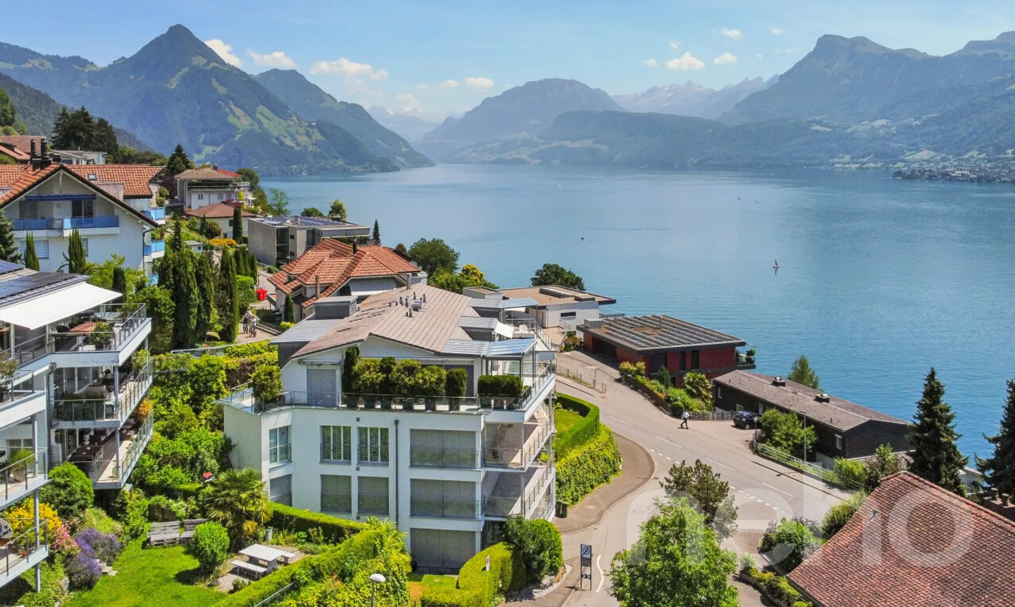 Appartamento esclusivo con terrazza e vista panoramica sul lago - Foto 1 di 11