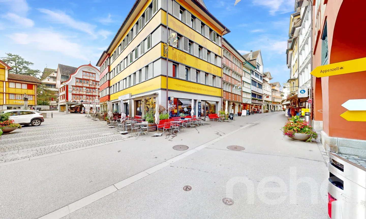 Modern 3.5-room apartment in the center of Appenzell - Photo 1 of 11