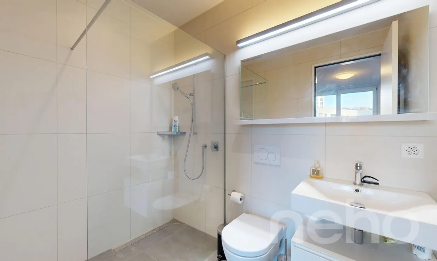 Loft Apartment with Mountain View - Photo 10 of 11