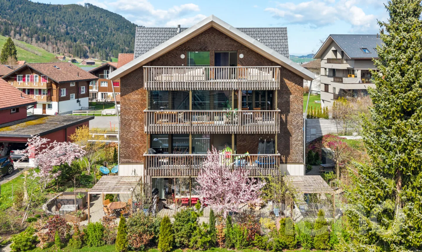 Maisonette Attique de Haute Qualité avec Caractère Chic Alpin - Photo 2 sur 11