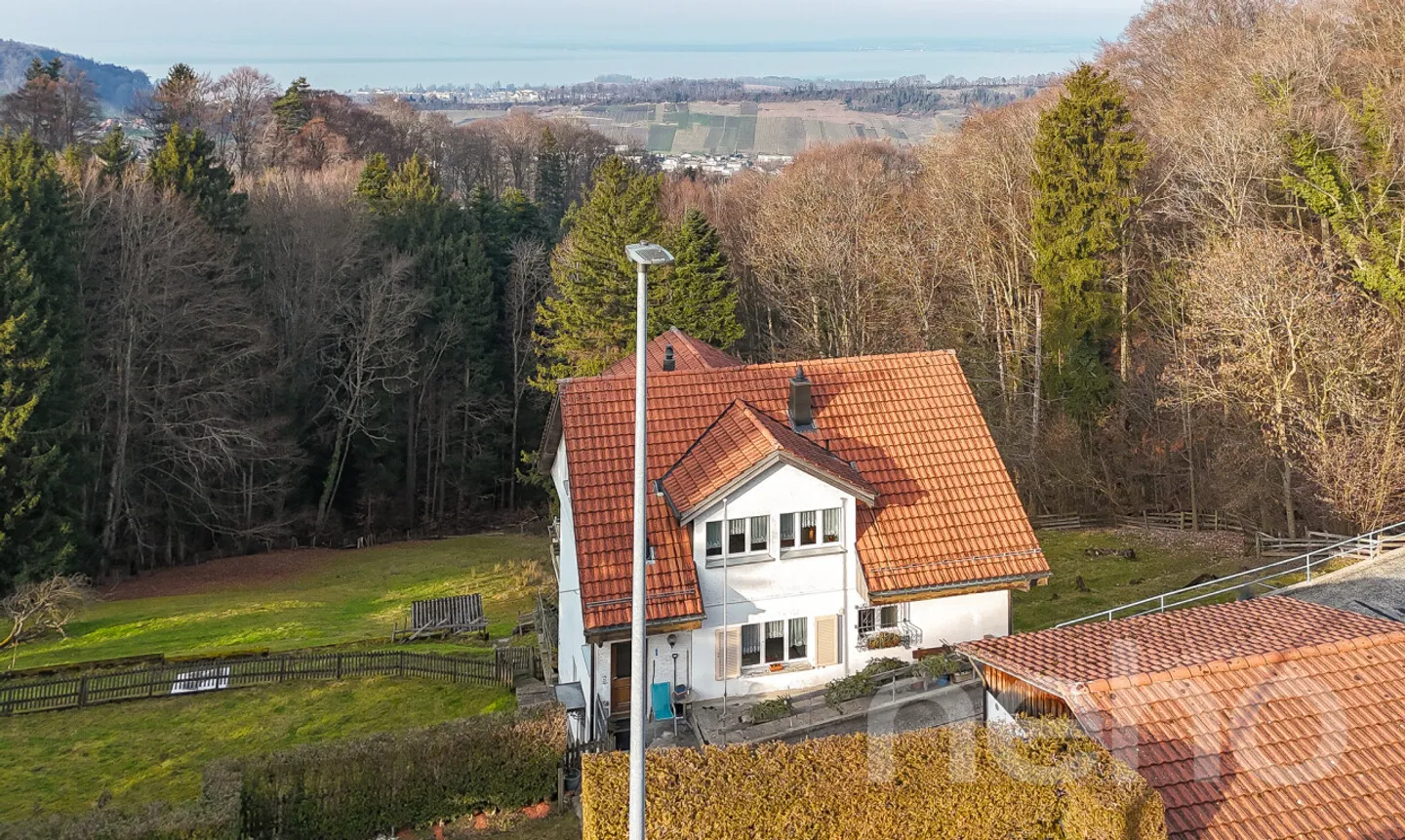 Raum für Träume Haus mit Einliegerwohnung und 9’726 m2 Grundstück - Foto 1 di 11