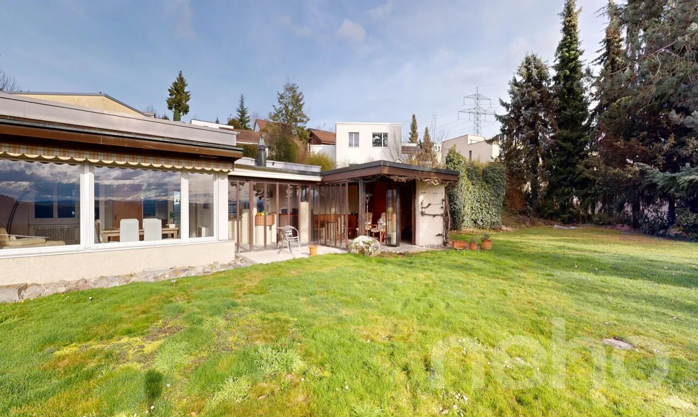 Vivere spazioso in una posizione con vista libera - Foto 2 di 11