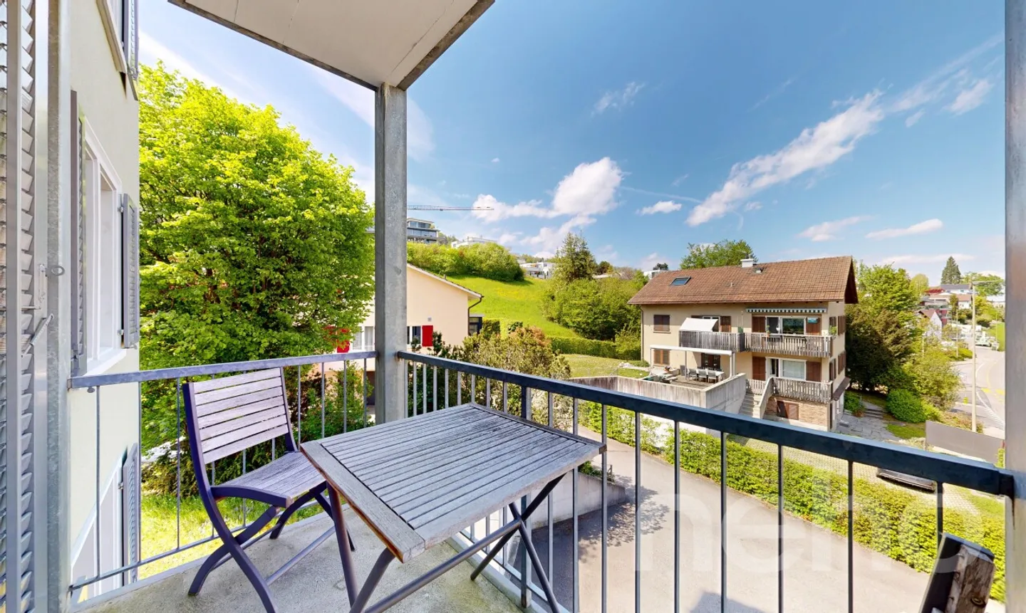 Renovated Apartment with Balcony - Photo 3 of 11