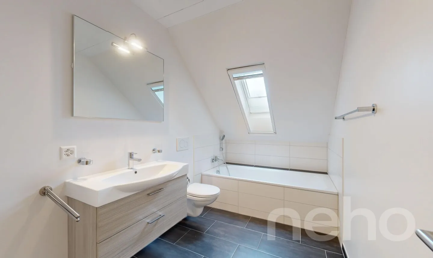 Attico luminoso di 4,5 stanze a Weiningen - Foto 5 di 11