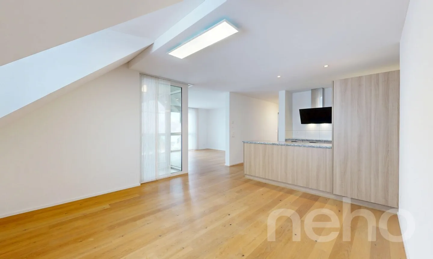 Attico luminoso di 4,5 stanze a Weiningen - Foto 4 di 11