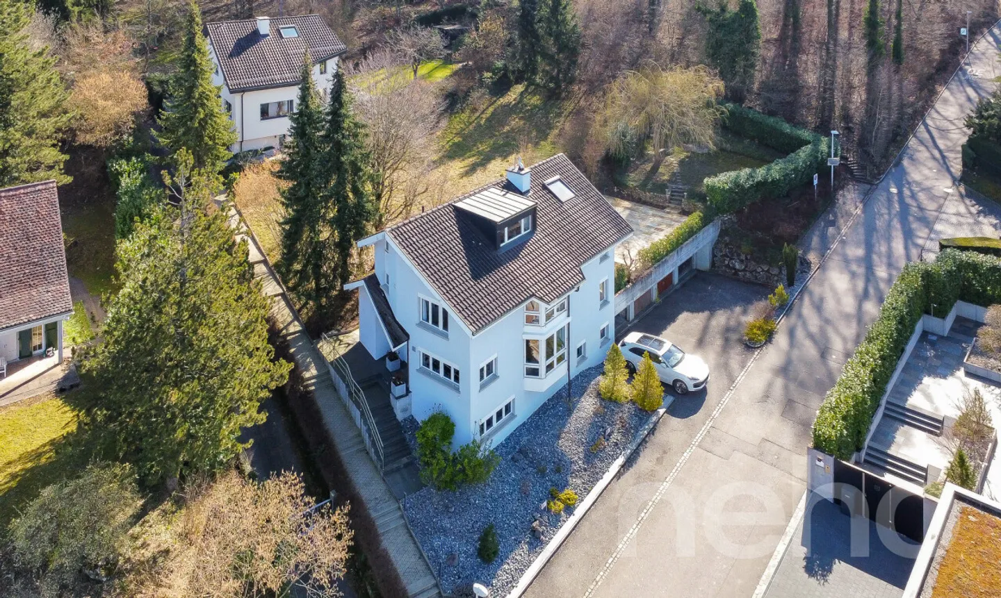 Maison individuelle moderne de 7 pièces dans un emplacement privilégié - Photo 1 sur 13