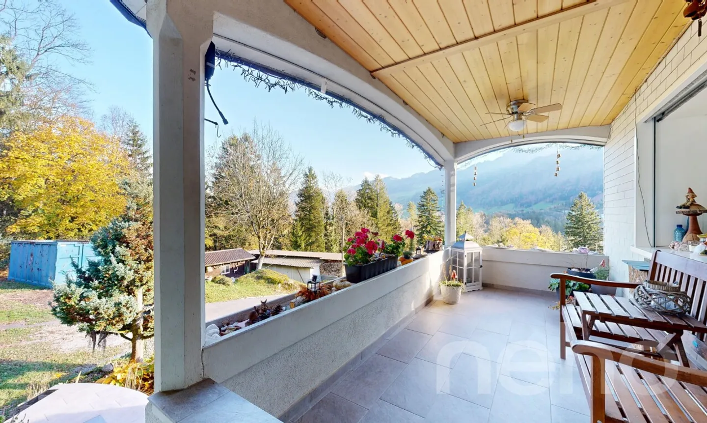 Charming House with Scenic Views - Photo 4 of 11