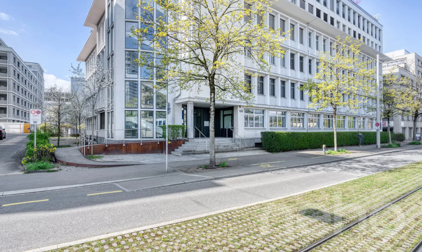 Modern Loft Apartment in Zürich - Photo 12 of 13