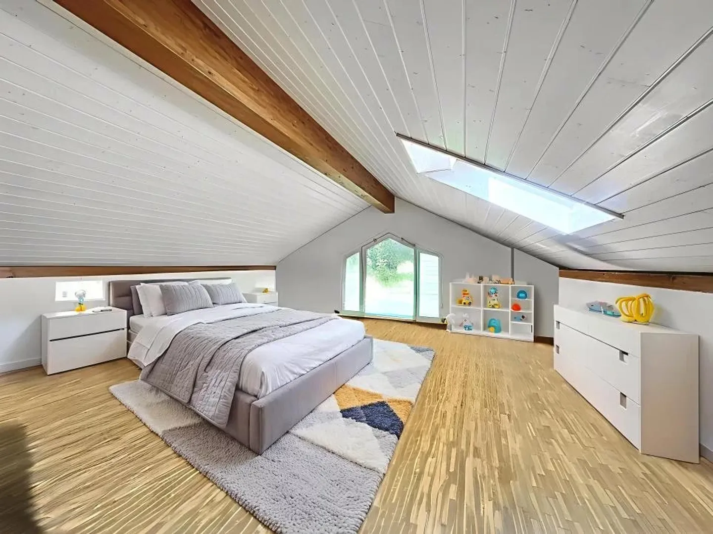 Superb penthouse with mezzanine and south-facing terrace in Troinex - Foto 11 von 13