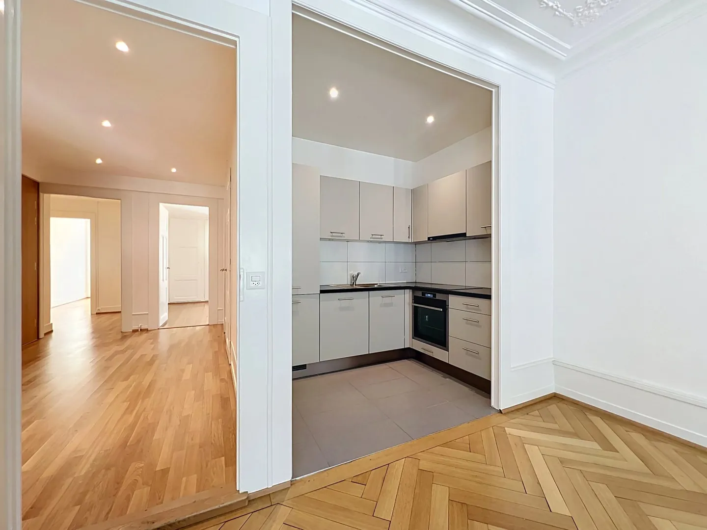 Charmant appartement traversant de 4,5 pièces au cœur des Eaux-Vives - Photo 3 sur 9