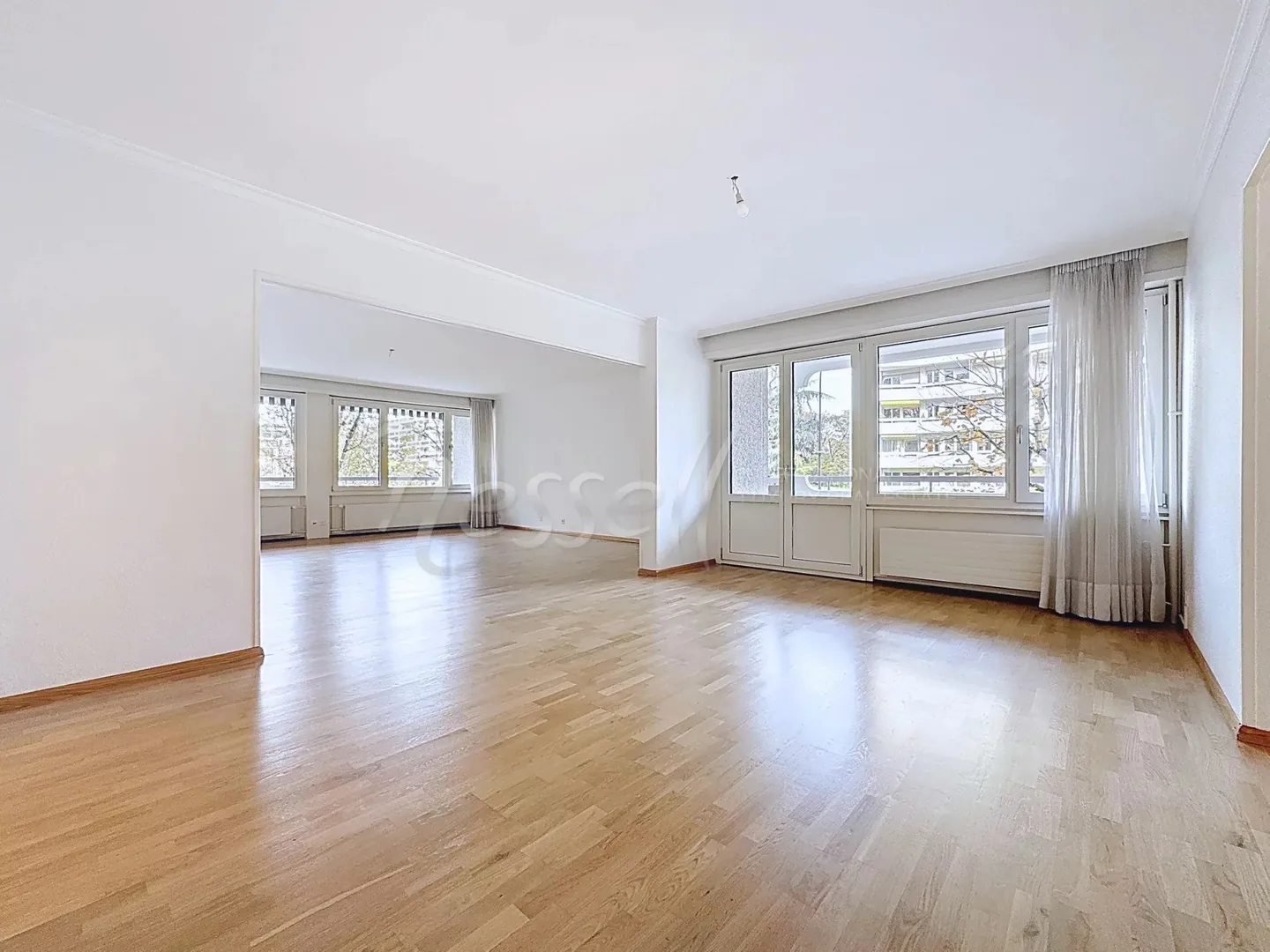 Hochwertige Wohnung in Florissant und nur einen Steinwurf vom Parc Bertrand entfernt - Foto 2 von 13