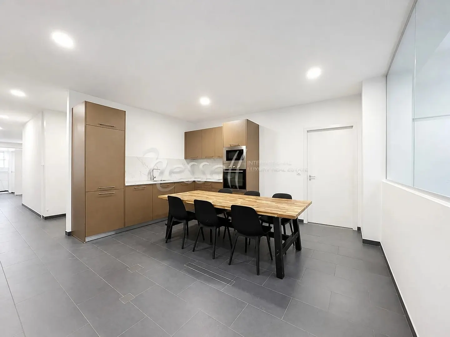 Espace Commercial Rénové - Photo 2 sur 12
