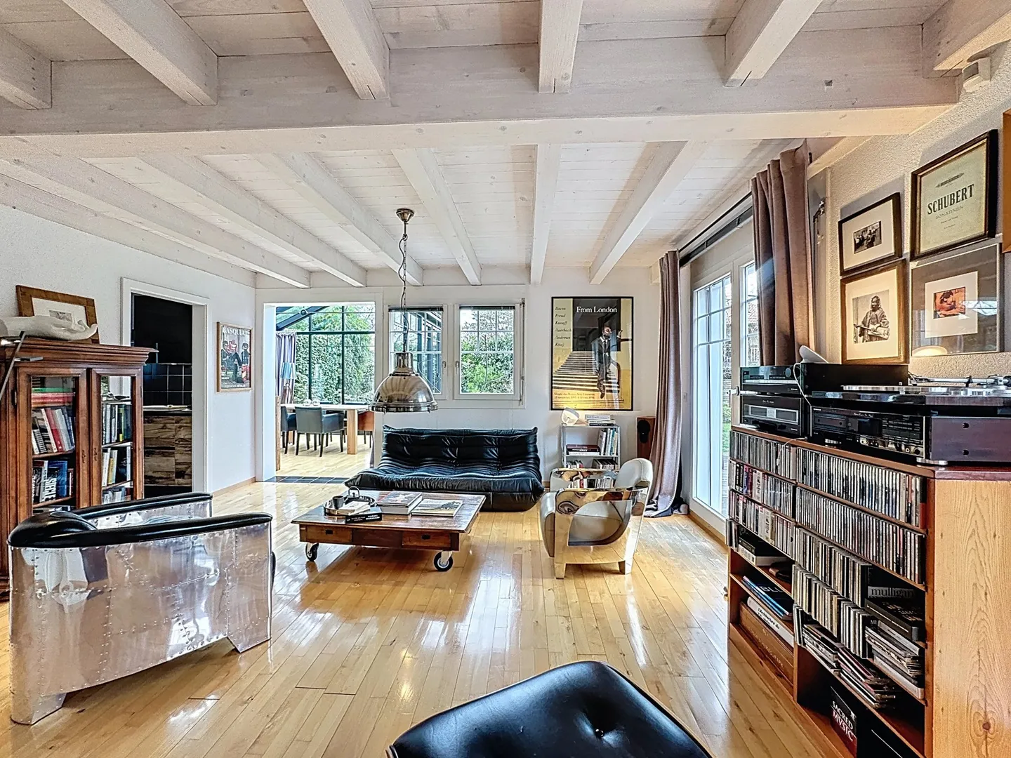 Villa semi-détachée élégante avec jardin et piscine - Photo 1 sur 13