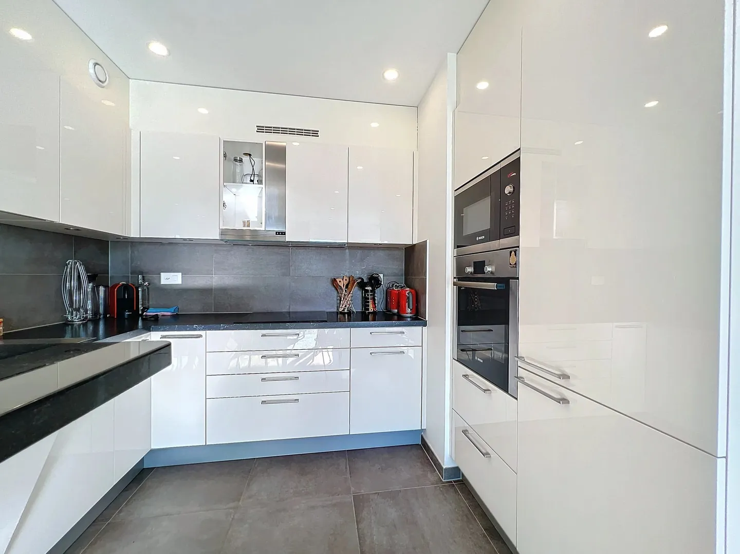 Appartement Meublé à Louer - Photo 2 sur 7