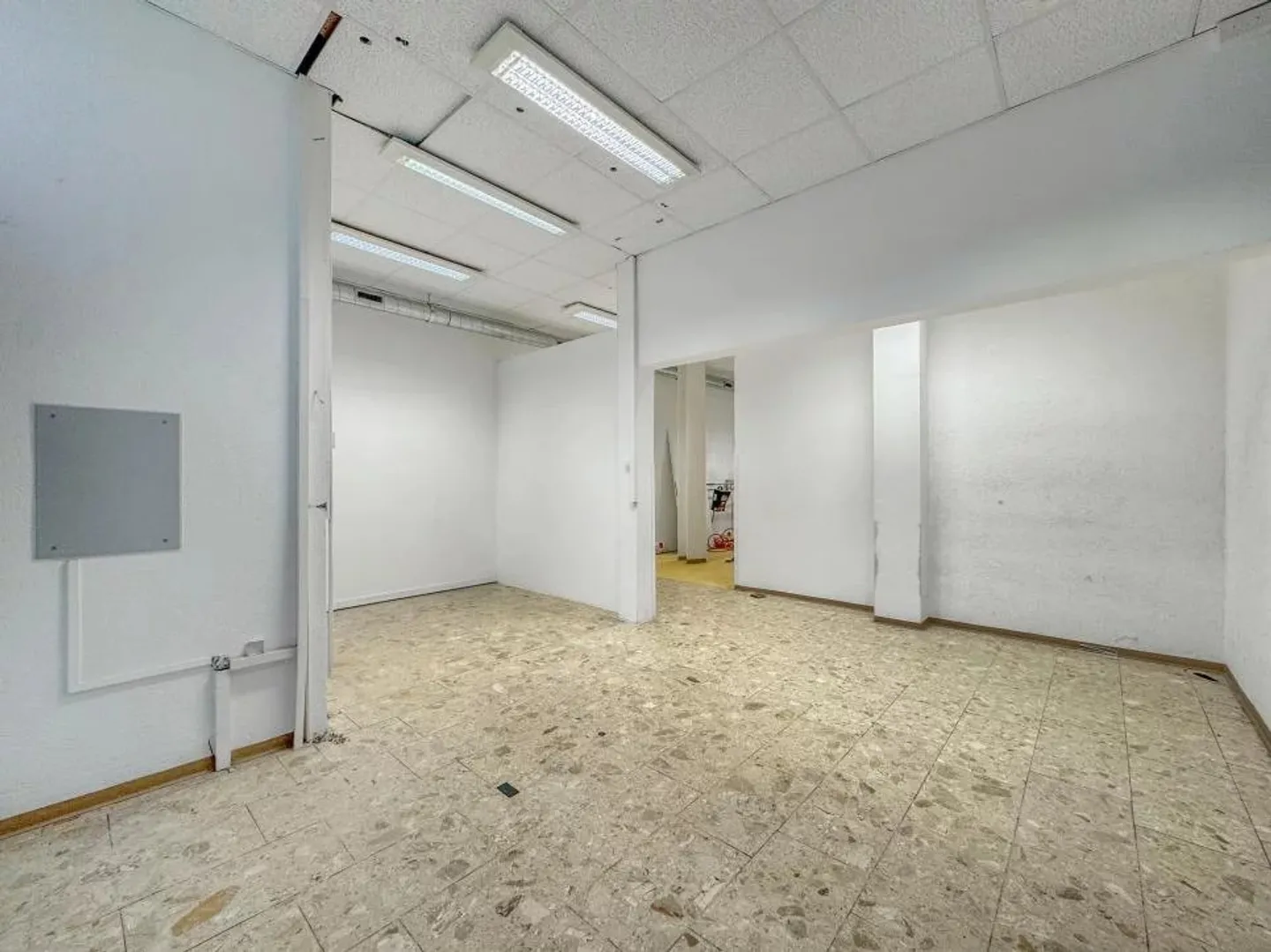 Spacious arcade – ideal for sports or wellness activities - Photo 10 of 13