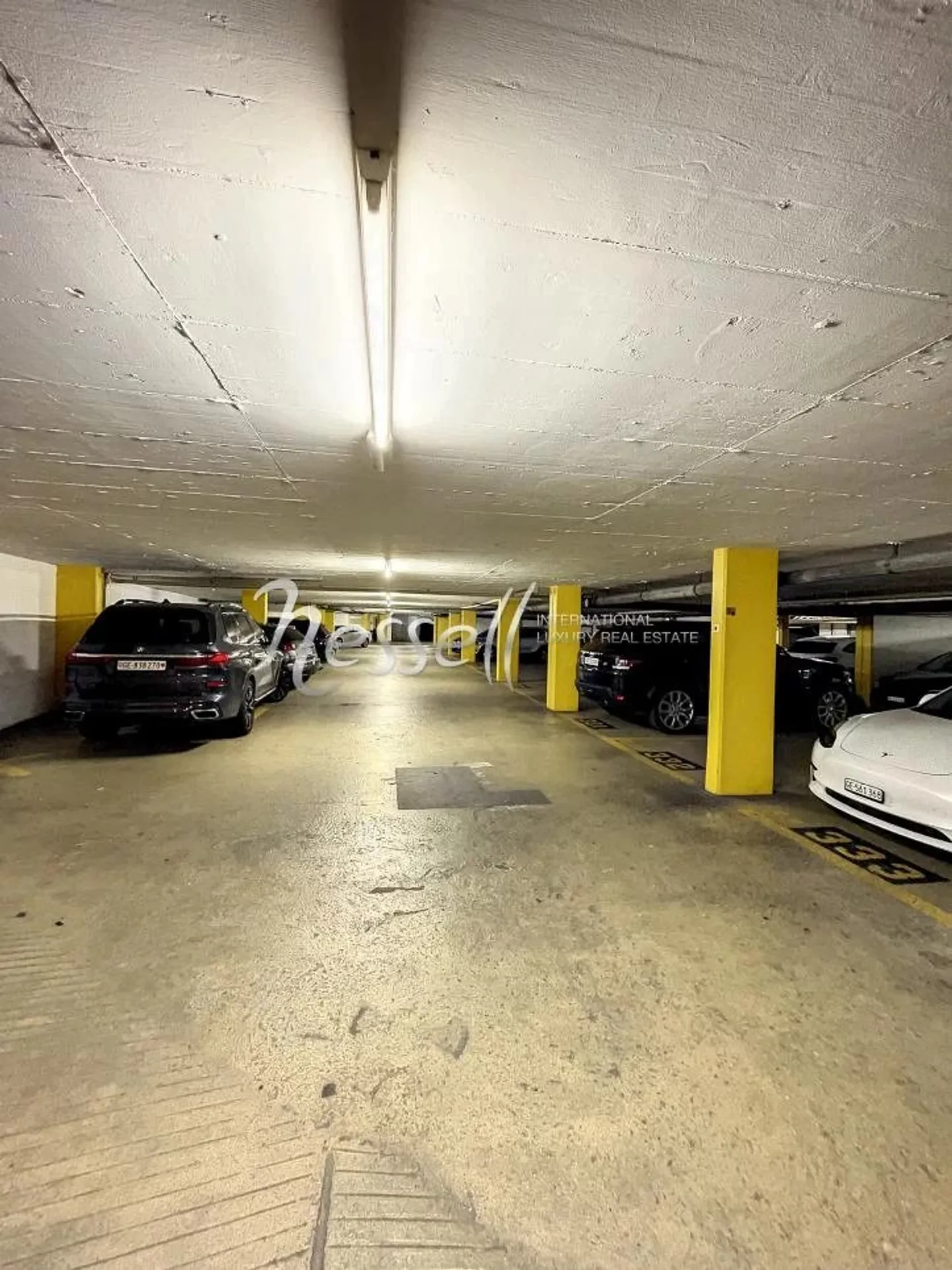 Underground parking in Eaux-Vives - Foto 1 von 9