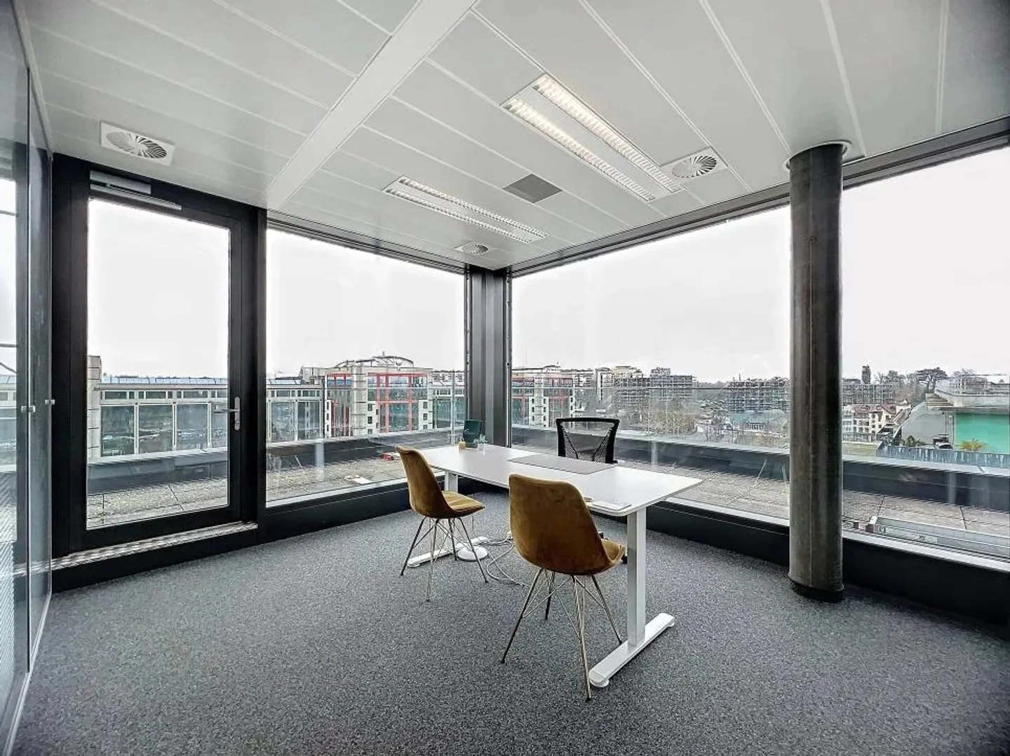 Magnifique espace de travail en attique de 570m2 au cœur de Lignon - Photo 3 sur 10