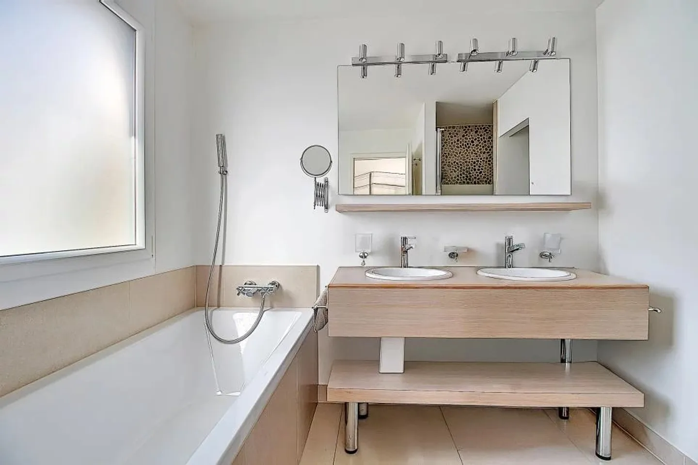 Exceptional Duplex in Saint-Jean - Photo 9 of 13