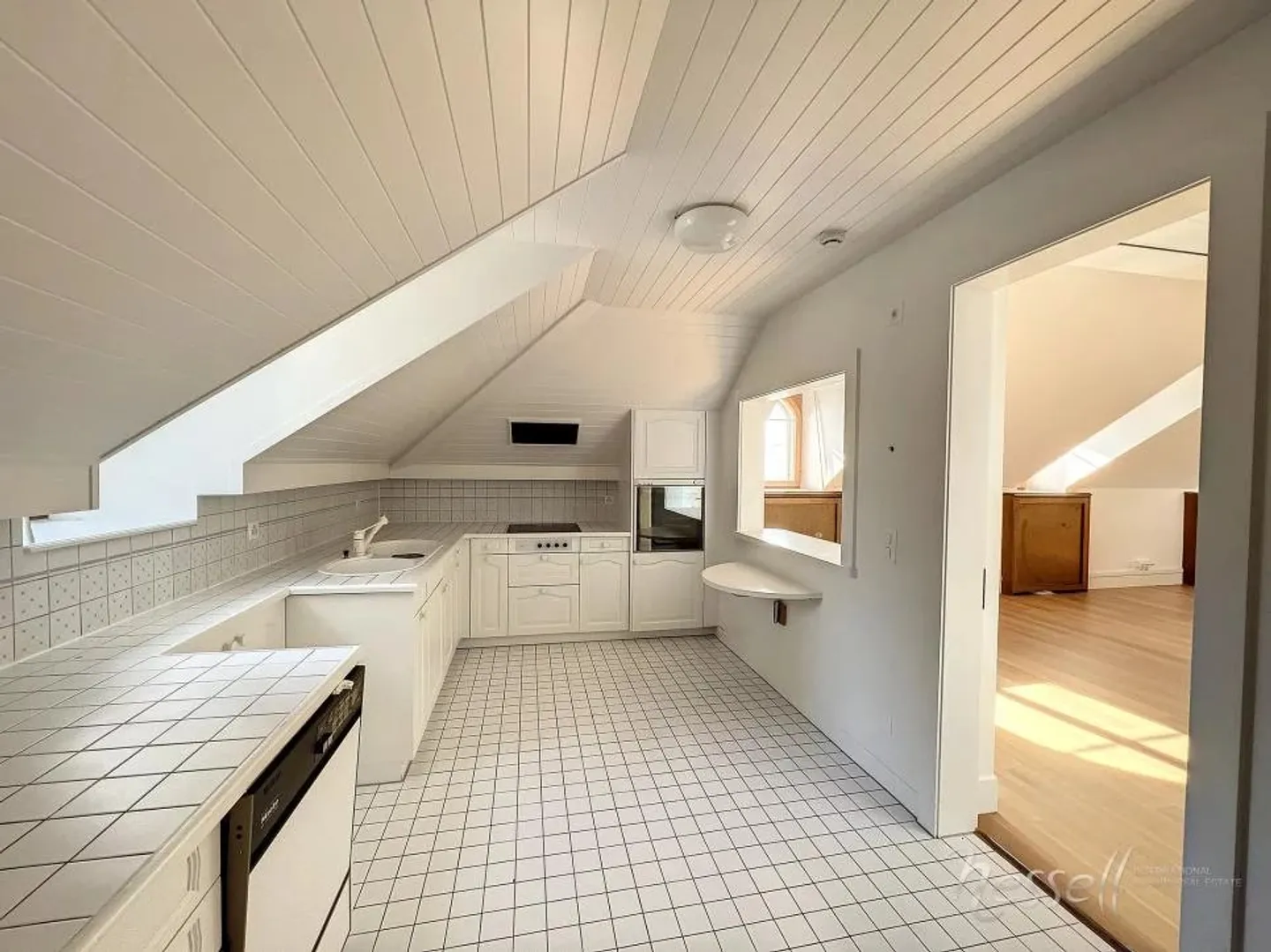 Charming apartment in a magnificent mansion - Photo 4 of 9