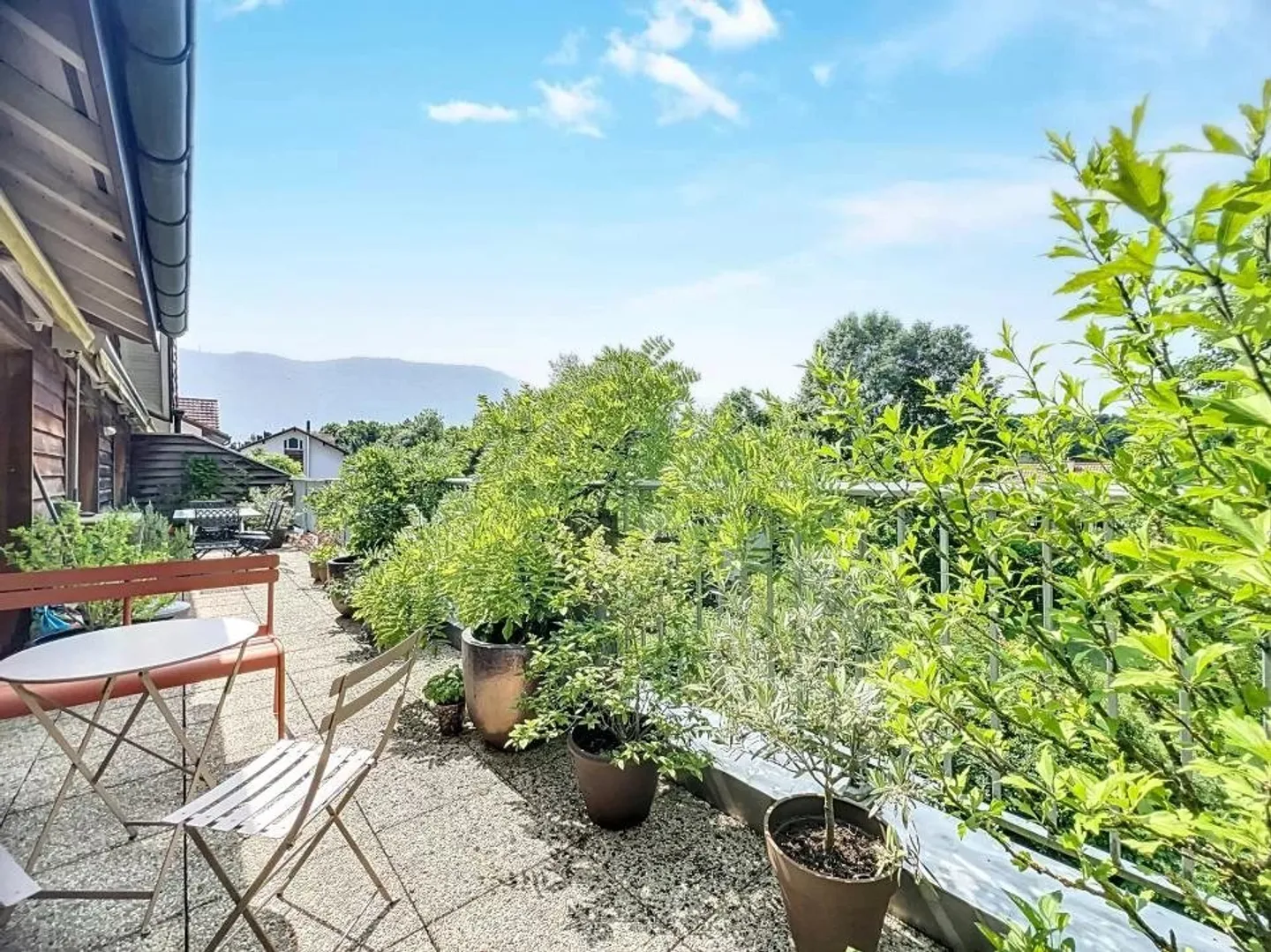 Superb penthouse with mezzanine and south-facing terrace in Troinex - Foto 4 von 13