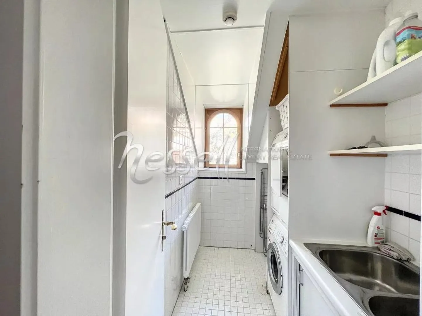 Charming apartment in a magnificent mansion - Photo 5 of 9