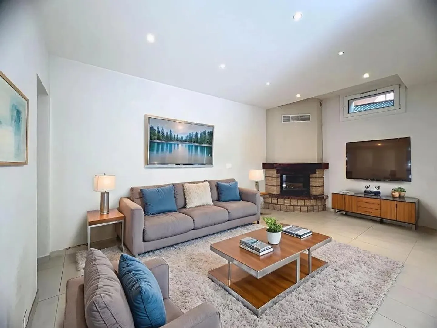Beautiful ground floor apartment with garden - Photo 1 of 9