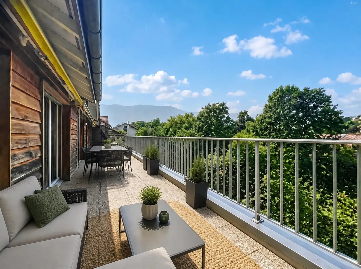 Stunning south-facing crossing attic with terrace and view of Salève - Photo 7 of 13