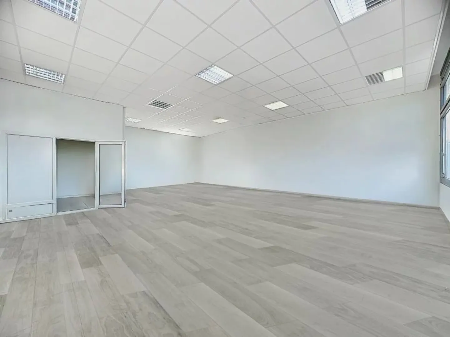 Beautiful commercial space to exploit - Photo 5 of 13