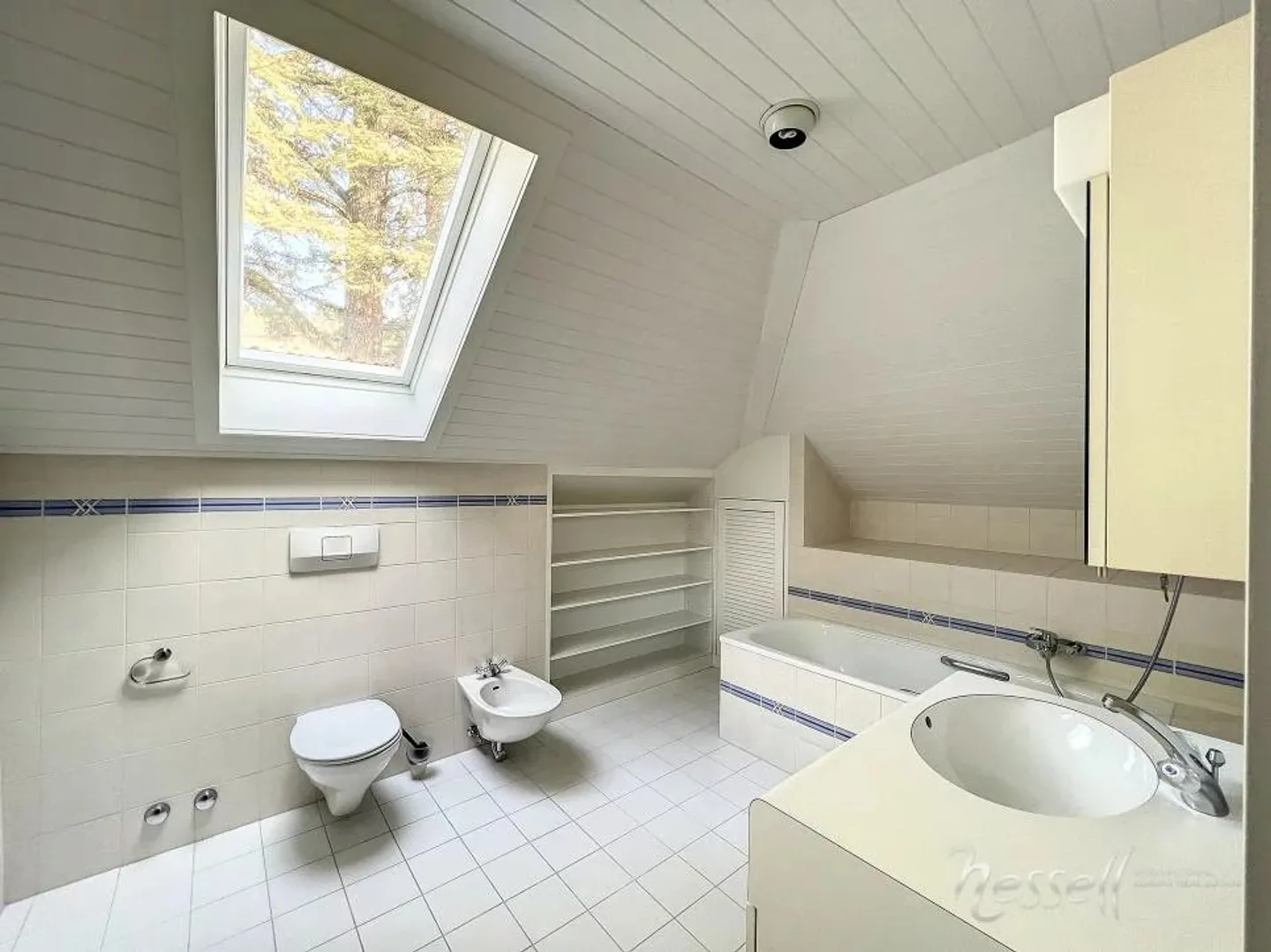 Charming apartment in a magnificent mansion - Photo 5 of 9