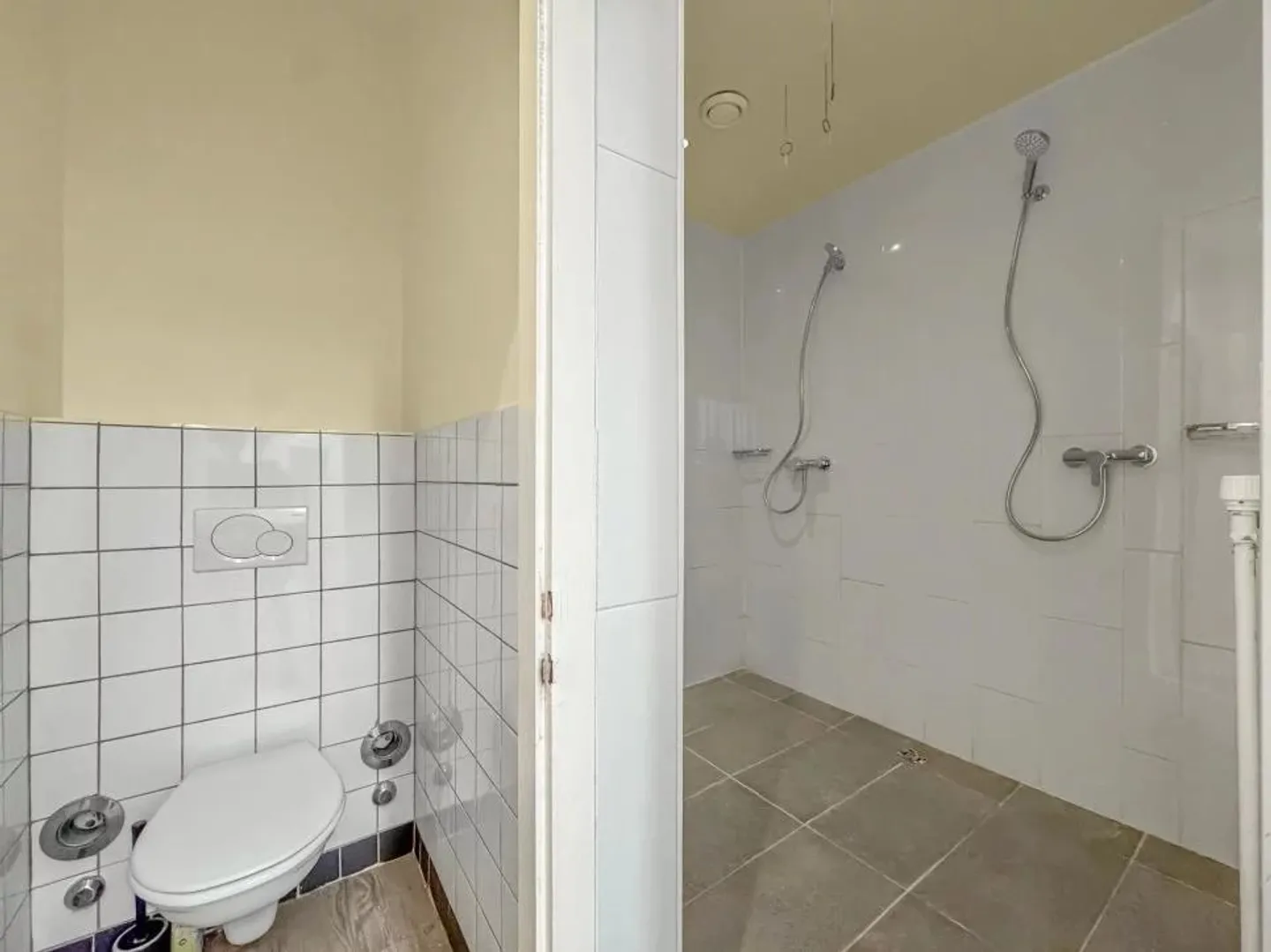 Spacious arcade – ideal for sports or wellness activities - Photo 4 of 13