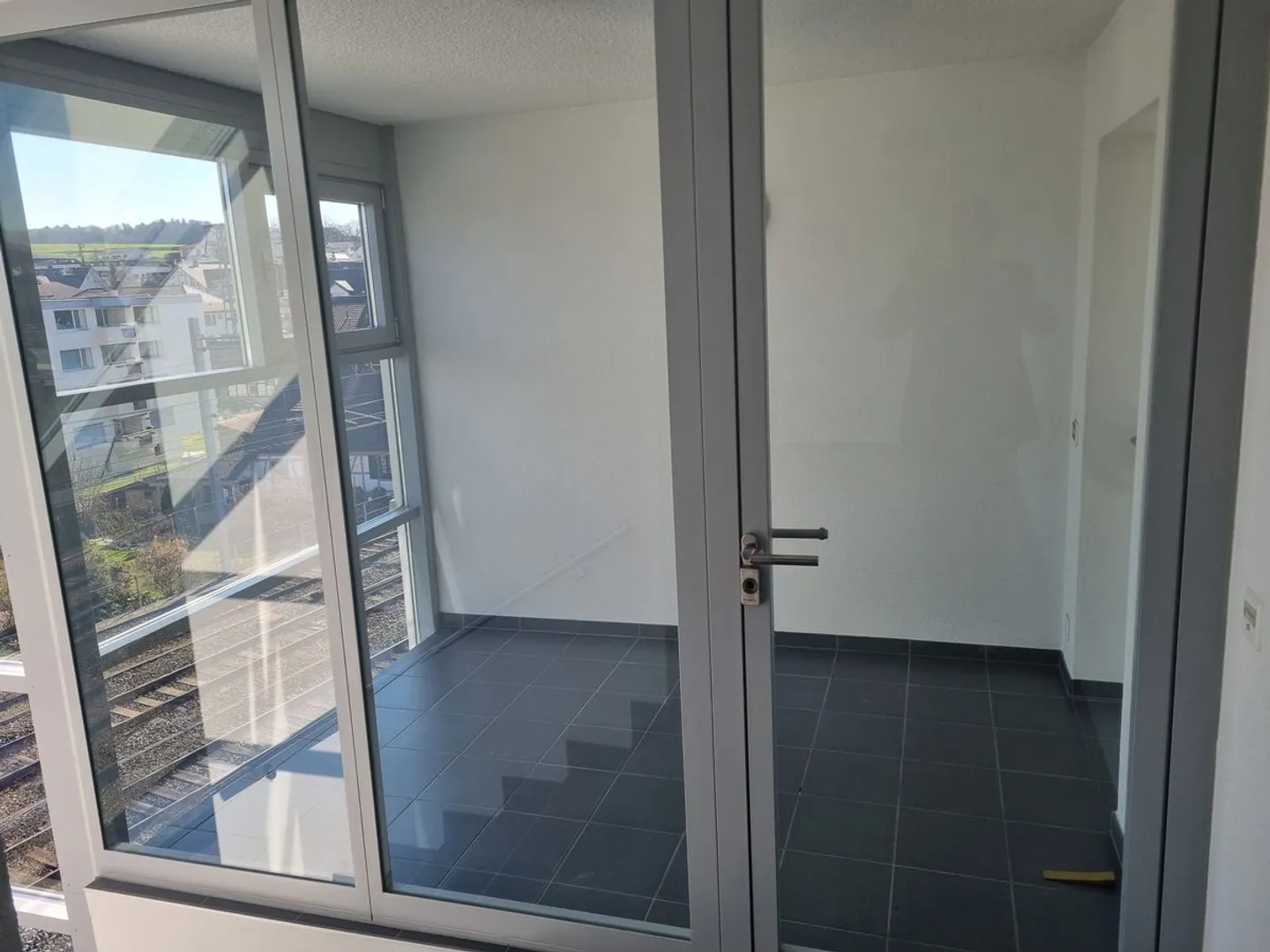 Attique de 3,5 pièces au centre de Lyss (incl. EHP) - Photo 4 sur 11