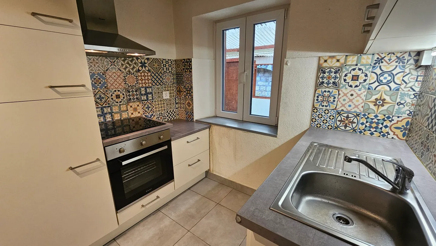 Appartamento di 3 stanze con giardino privato in affitto a Courtemaîche - Foto 1 di 13