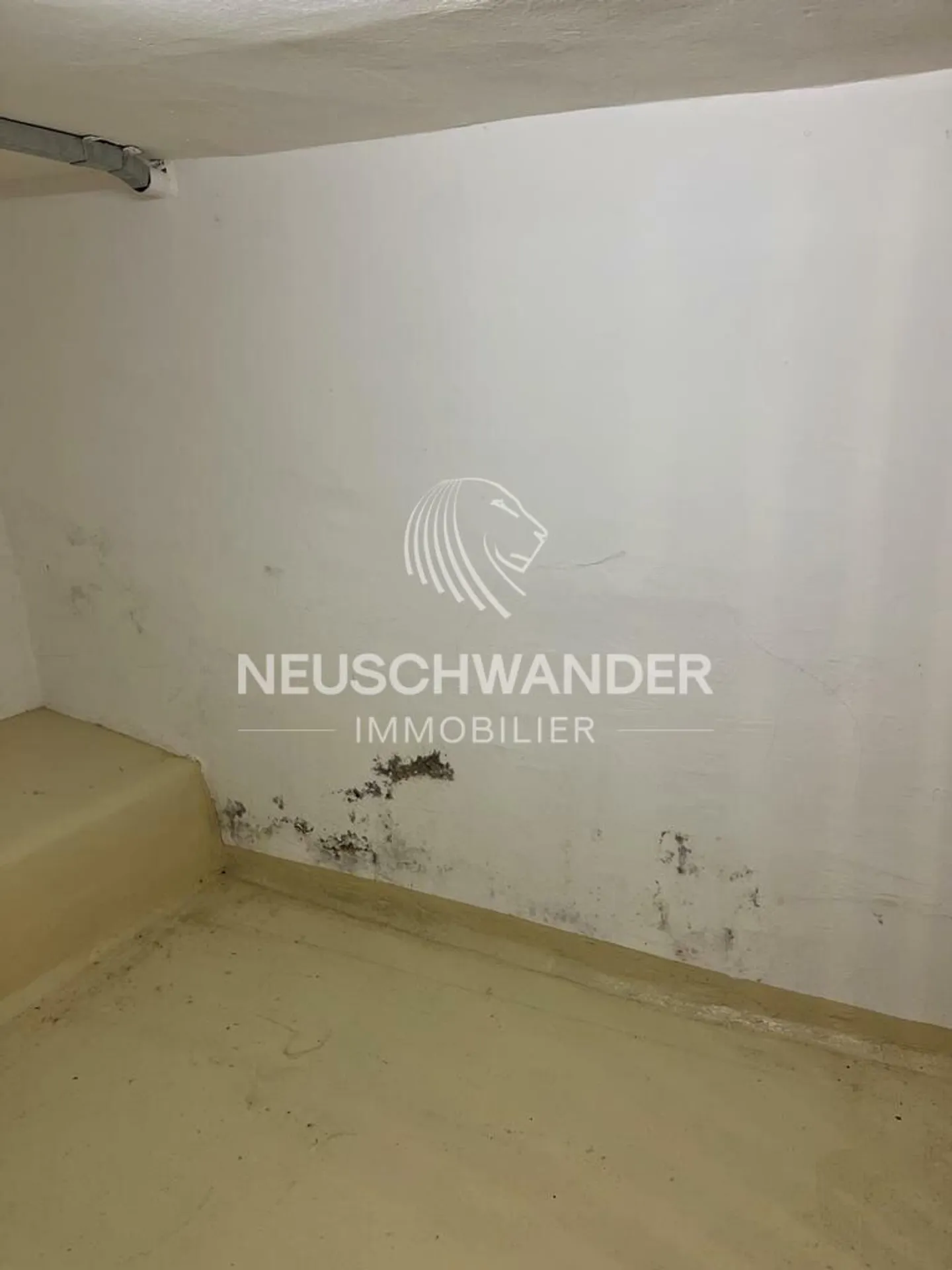 Deposito/Box di 6 m2 situato nel villaggio di Reconvilier - Foto 3 di 4