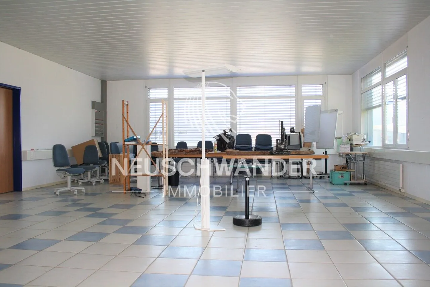 Commercial Space - Photo 2 of 9