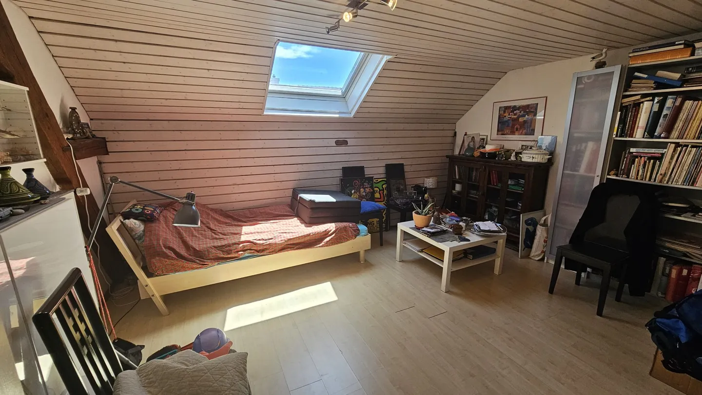 Zu vermieten in Delémont eine gemütliche 3,5-Zimmer-Wohnung unter dem Dach - Foto 8 von 9