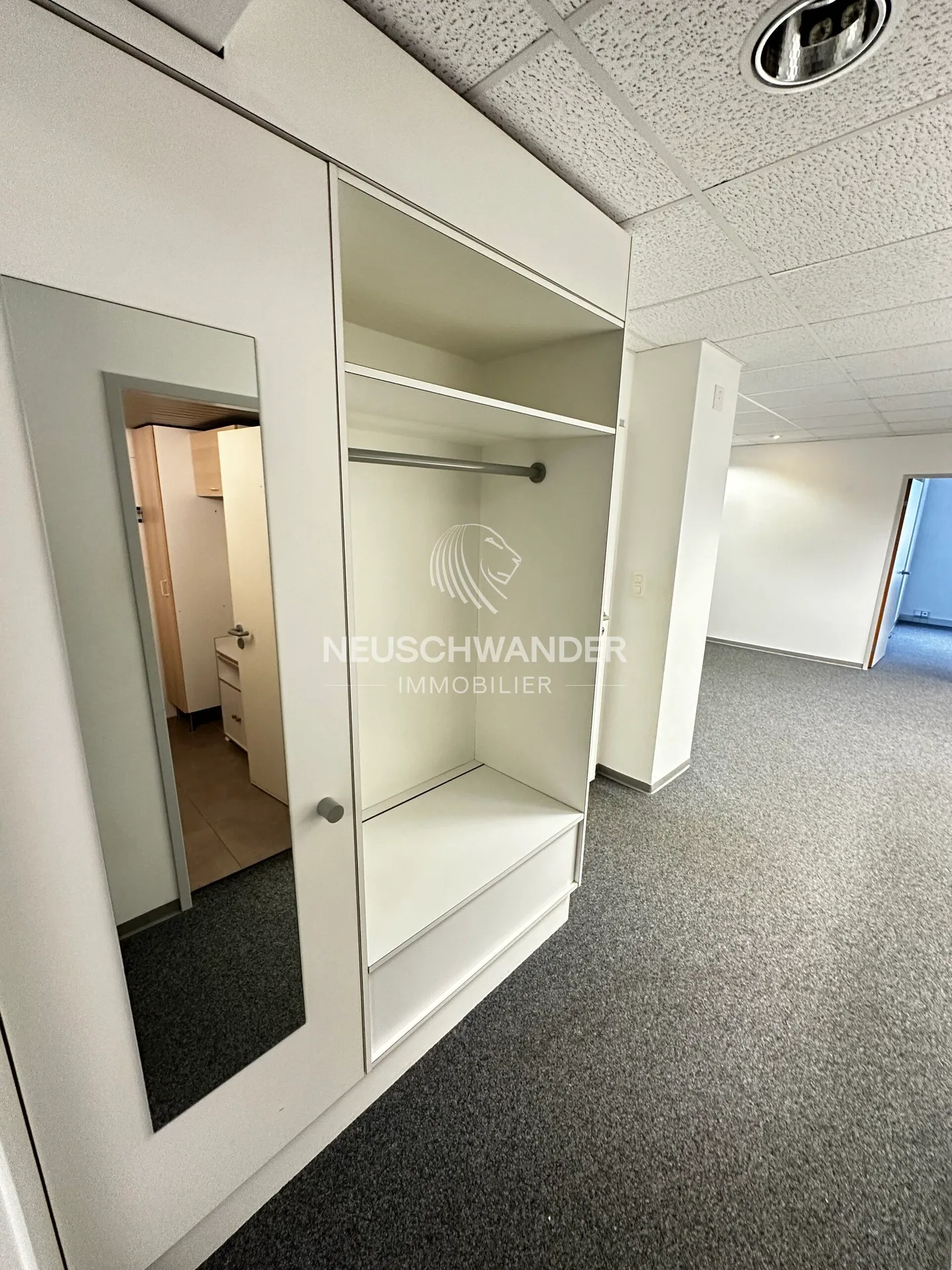 Commercial Space - Photo 2 of 5