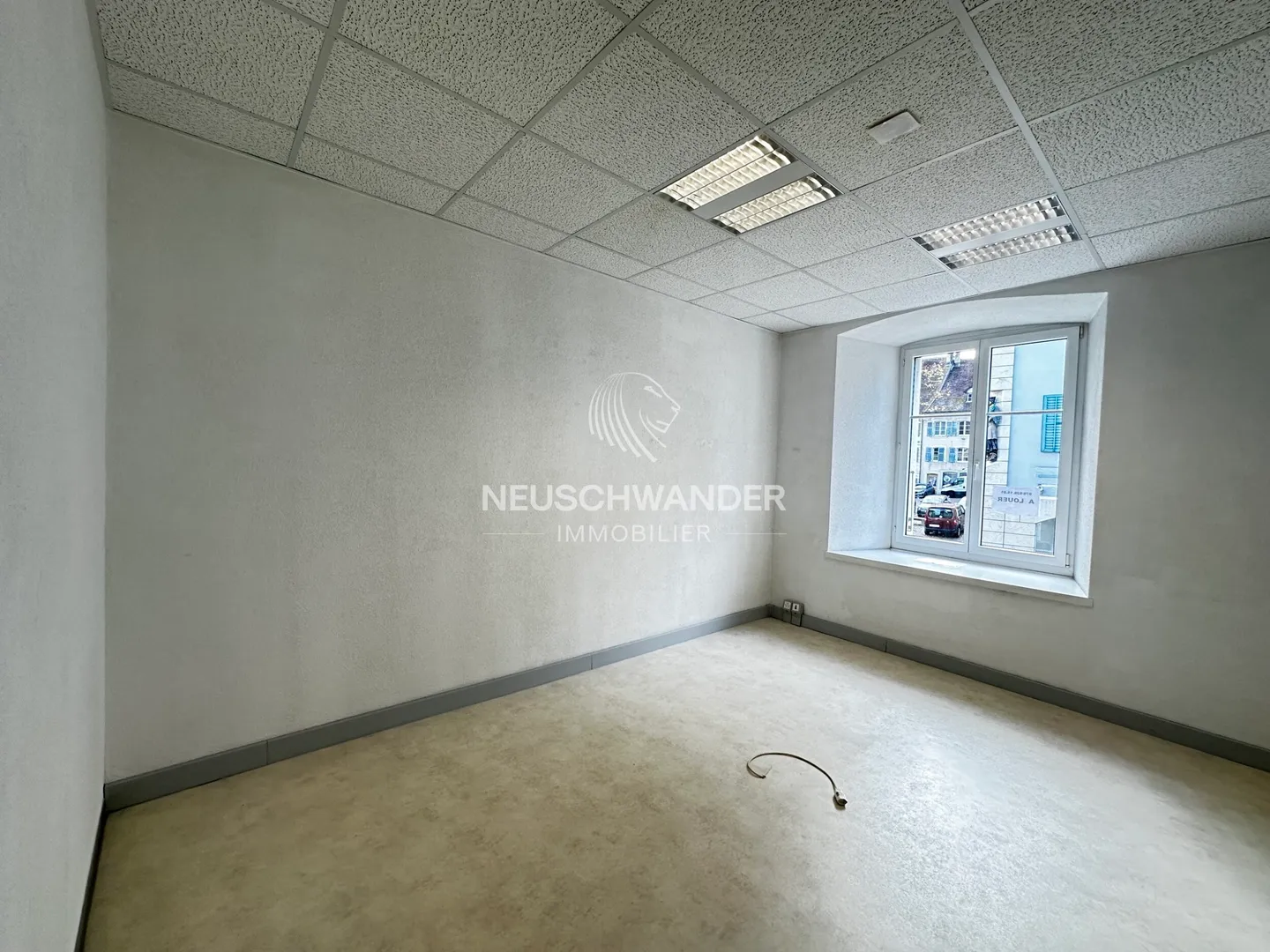 Commercial Space - Photo 4 of 5