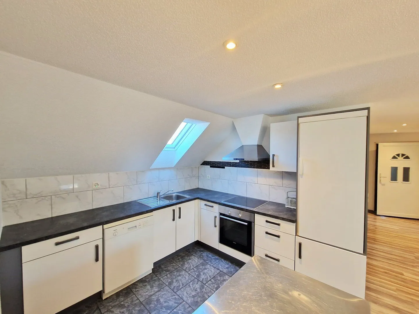 3.5-room apartment on the 3rd floor in Reconvilier - Photo 2 of 12