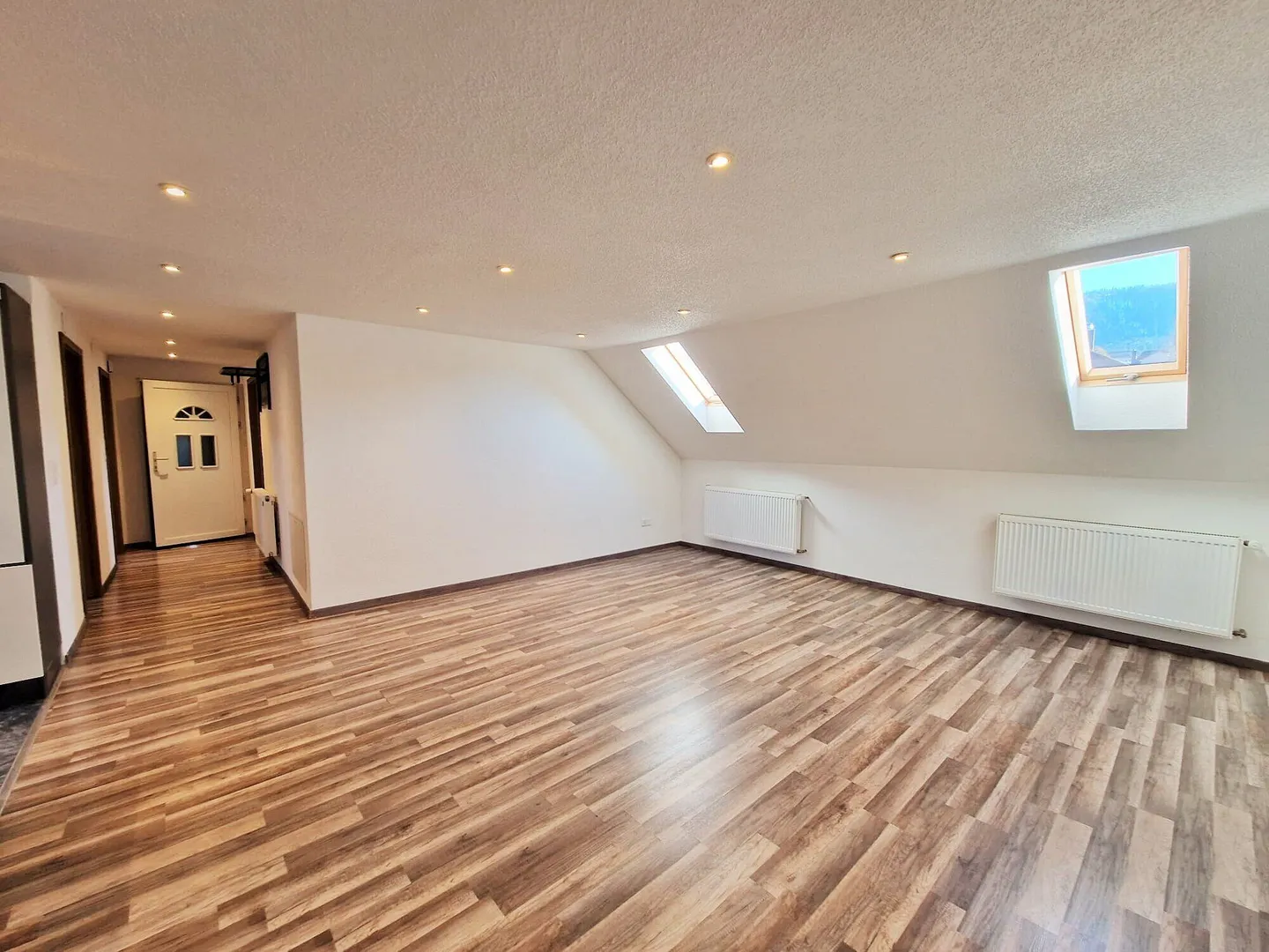 3.5-room apartment on the 3rd floor in Reconvilier - Photo 5 of 12