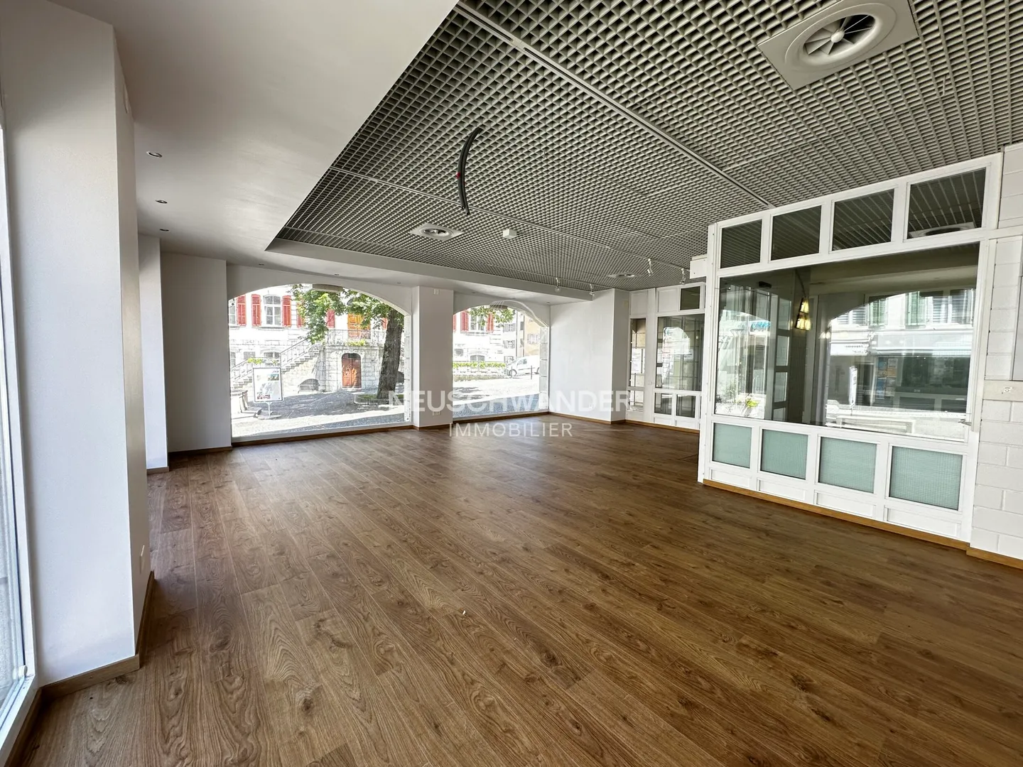 Commercial Space - Photo 5 of 6