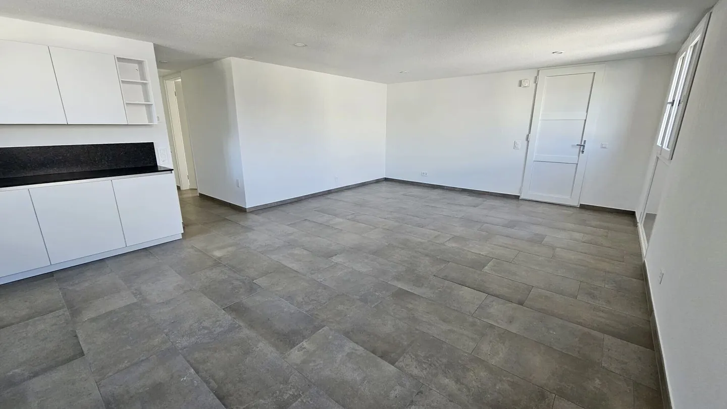 In affitto a Courfaivre appartamento di 4,5 locali con una bella terrazza - Foto 4 di 13