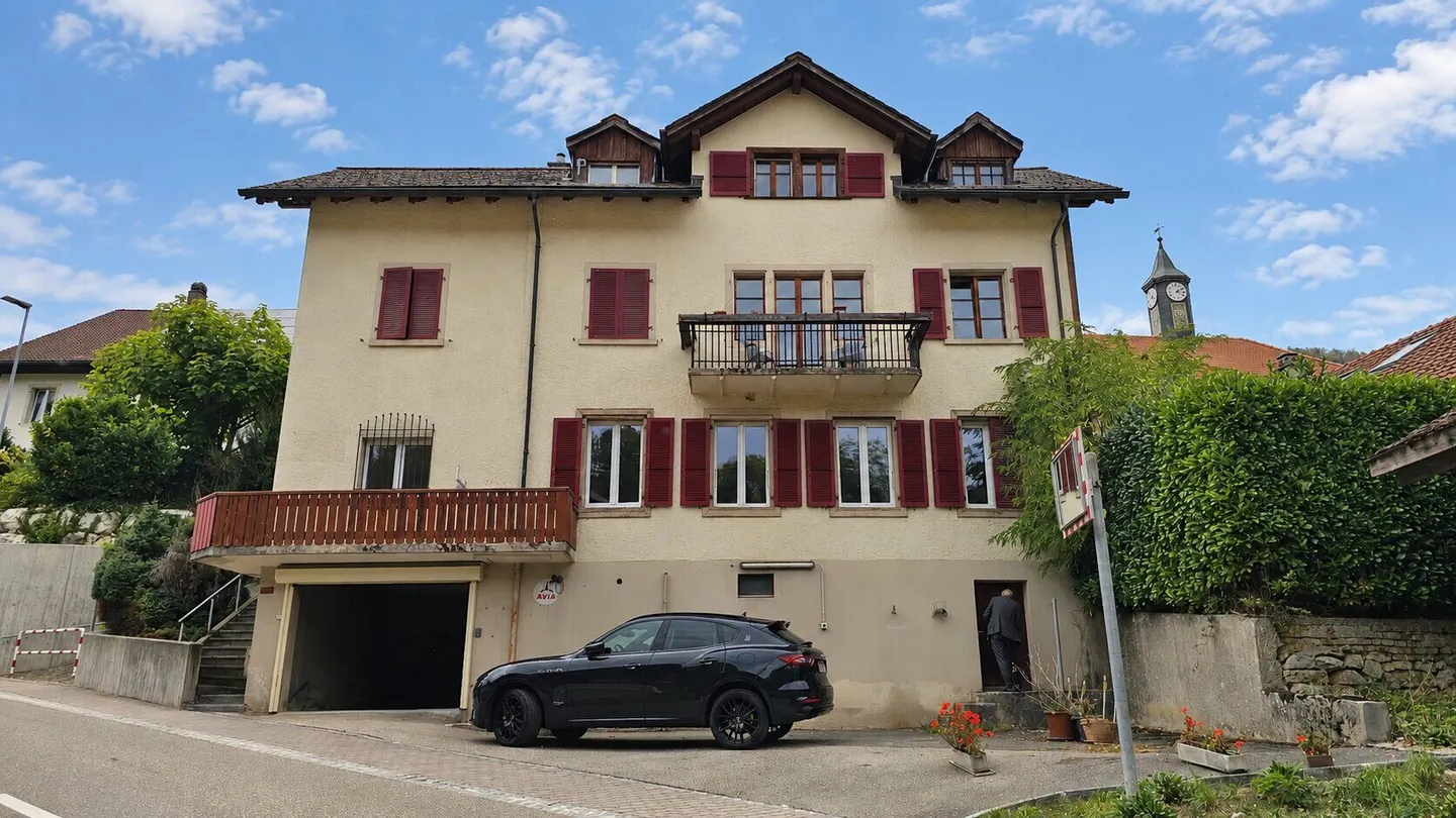 For rent in Perrefitte charming 4-room apartment - Photo 1 of 13