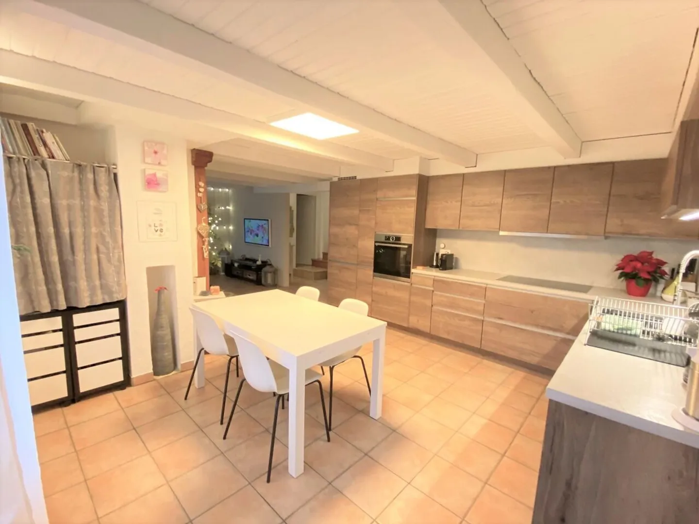 Detached House - Photo 4 of 13