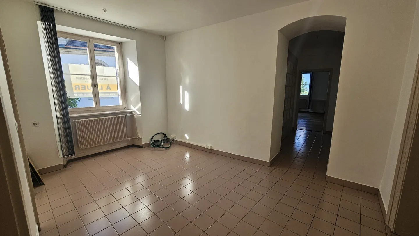 In affitto a Delémont nel centro storico 1 ufficio di 4 stanze - Foto 12 di 13