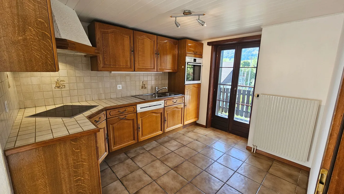 4.5-room apartment on 2 levels for rent in Vicques - Photo 4 of 13