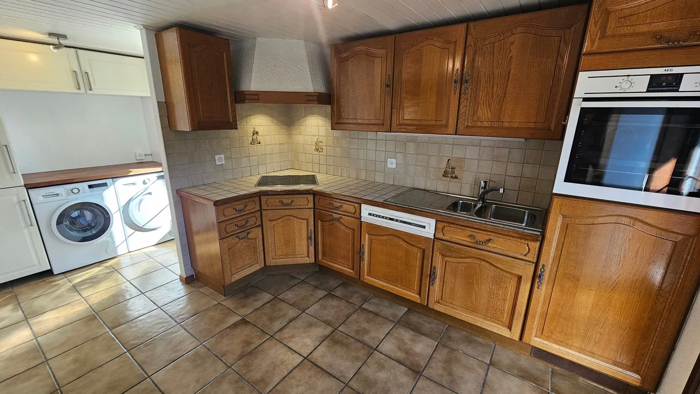 4.5-room apartment on 2 levels for rent in Vicques - Photo 5 of 13